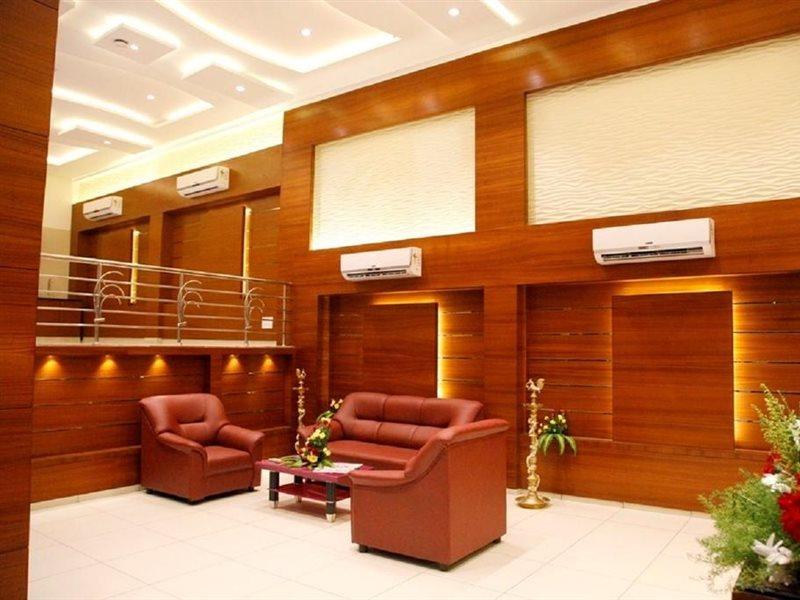 Poppys S.E.T Residency Hotel Кумбаконам Екстериор снимка