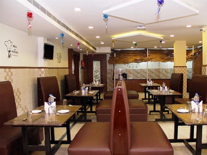 Poppys S.E.T Residency Hotel Кумбаконам Екстериор снимка