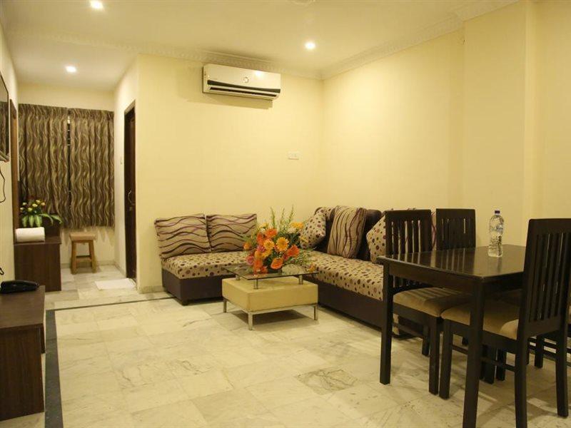 Poppys S.E.T Residency Hotel Кумбаконам Екстериор снимка