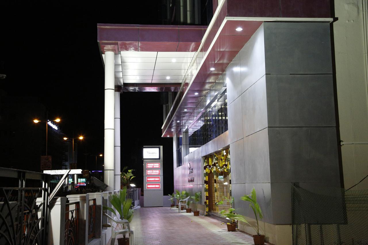 Poppys S.E.T Residency Hotel Кумбаконам Екстериор снимка