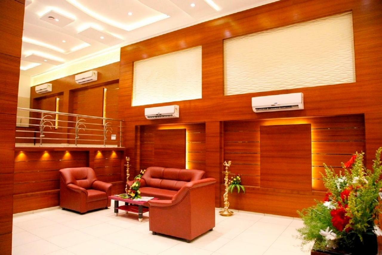 Poppys S.E.T Residency Hotel Кумбаконам Екстериор снимка