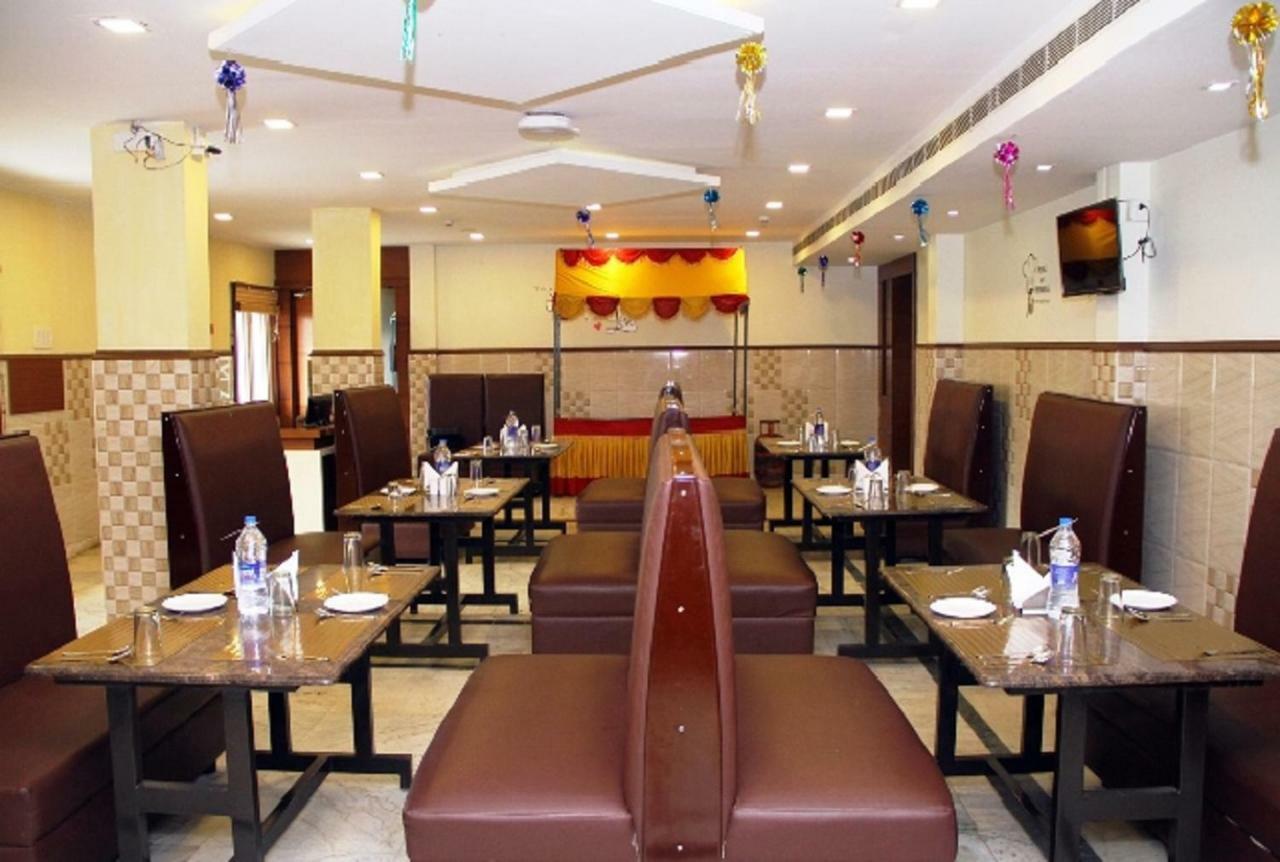 Poppys S.E.T Residency Hotel Кумбаконам Екстериор снимка